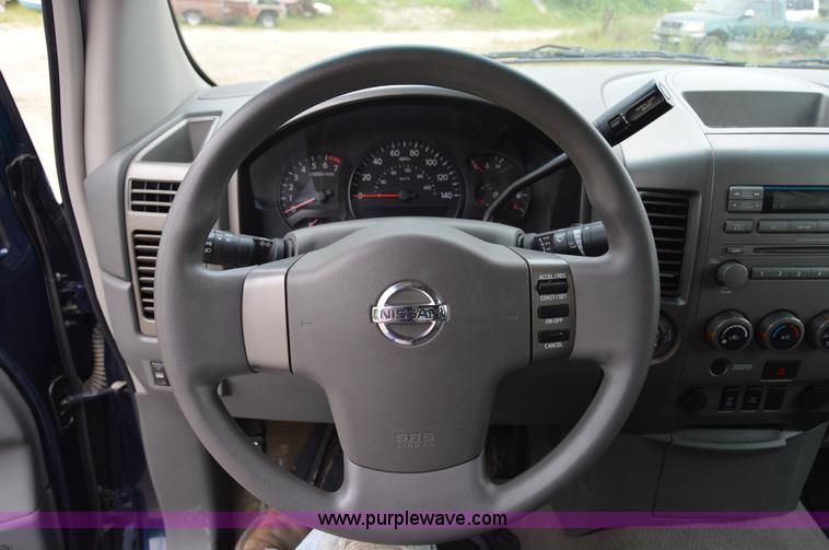 image for item H2801 2006 Nissan Titan pickup truck