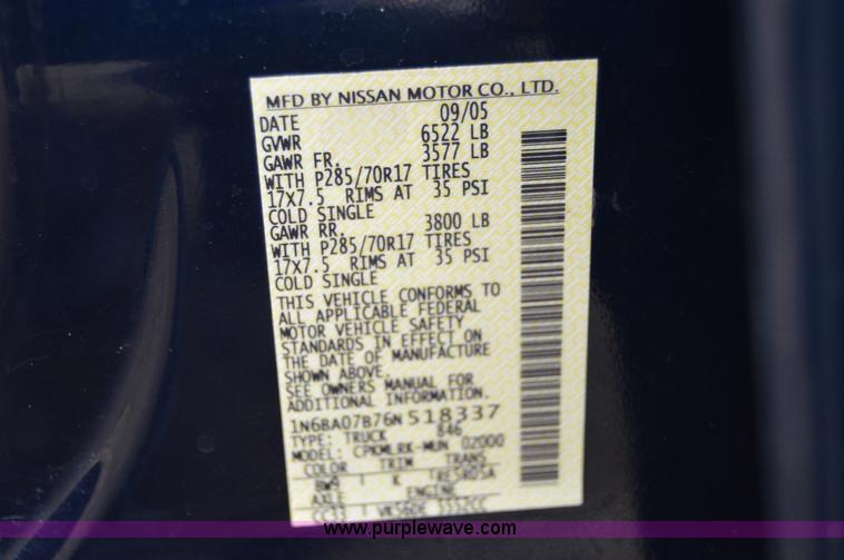 image for item H2801 2006 Nissan Titan pickup truck