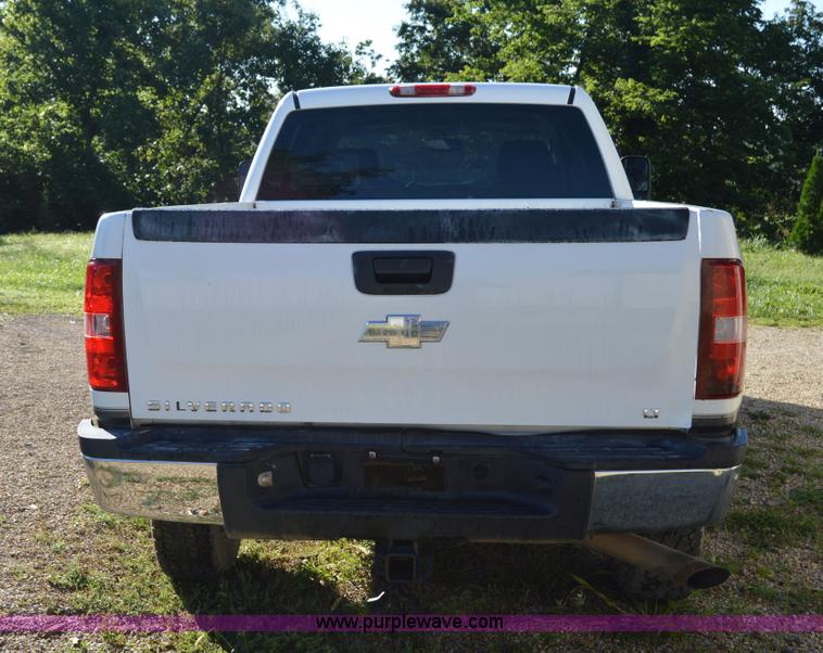 image for item H2805 2007 Chevrolet Silverado 2500HD Crew Cab pickup truck