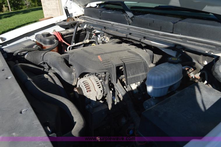 image for item H2805 2007 Chevrolet Silverado 2500HD Crew Cab pickup truck