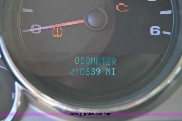 image for item H2805 2007 Chevrolet Silverado 2500HD Crew Cab pickup truck