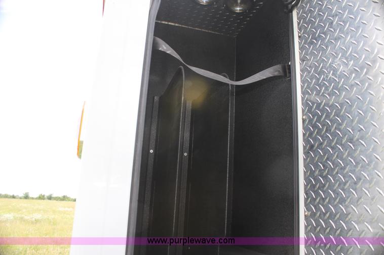 image for item H5388 2009 Ford E450 Super Duty ambulance