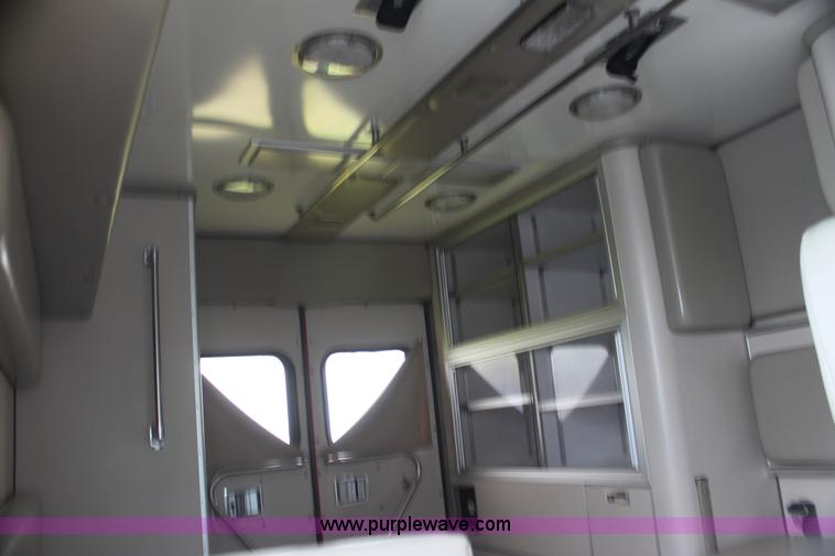 image for item H5388 2009 Ford E450 Super Duty ambulance