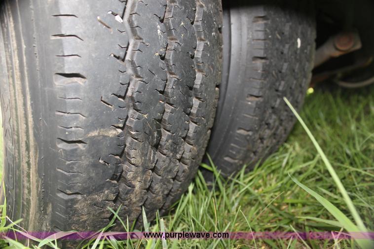 image for item H5388 2009 Ford E450 Super Duty ambulance