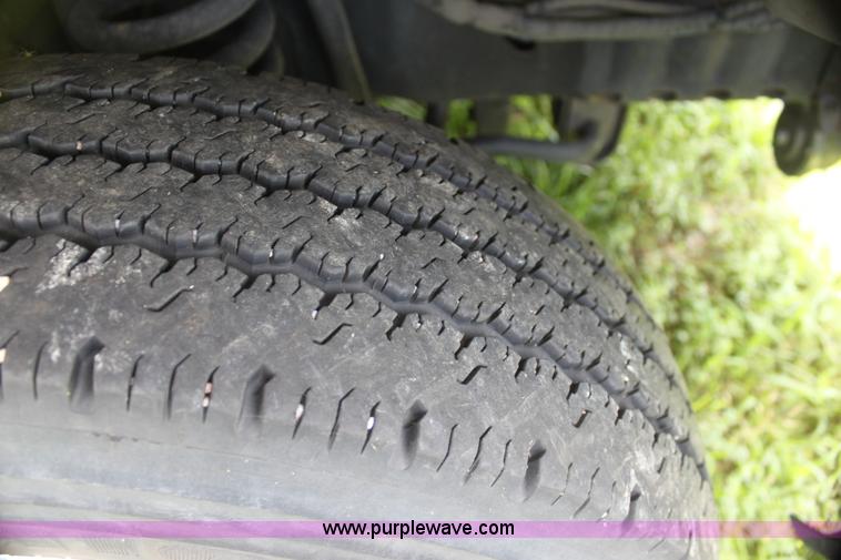 image for item H5388 2009 Ford E450 Super Duty ambulance