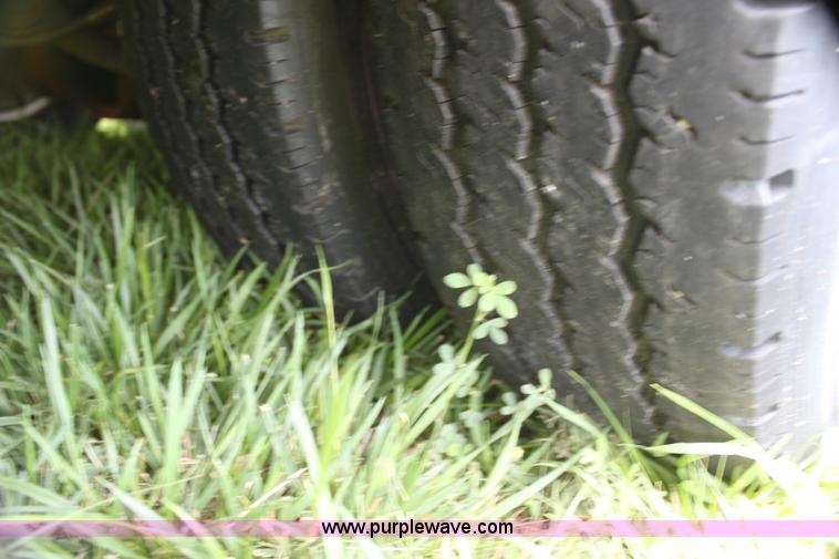 image for item H5388 2009 Ford E450 Super Duty ambulance