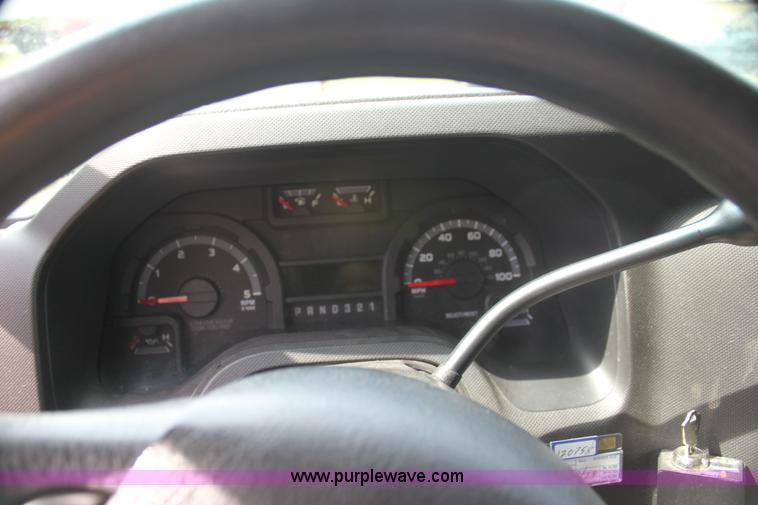 image for item H5389 2009 Ford E450 ambulance