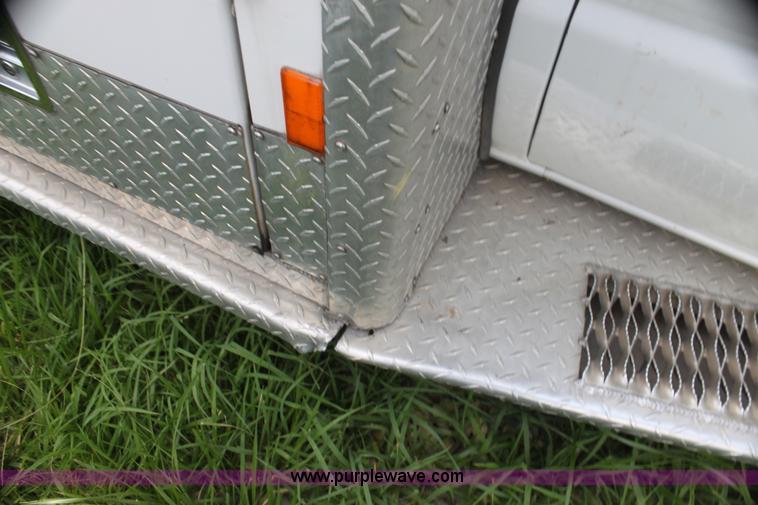 image for item H5389 2009 Ford E450 ambulance