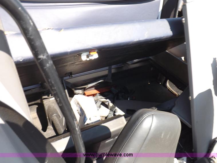 image for item H9187 2004 Peterbilt 387 semi truck