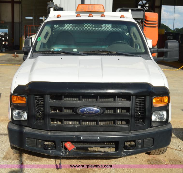 image for item I2997 2008 Ford F350 Super Duty XL service truck