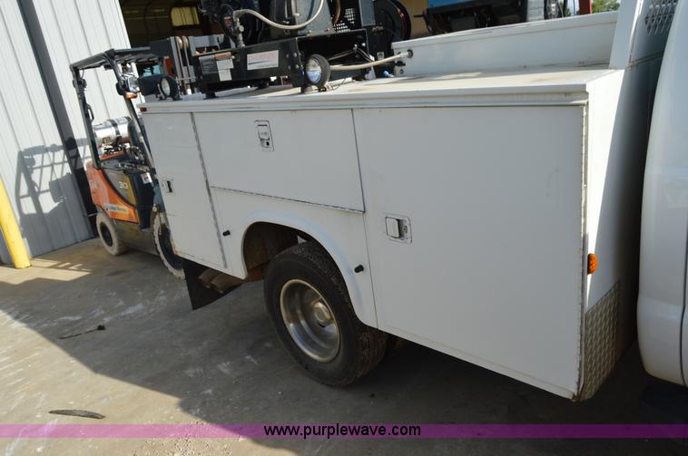 image for item I2997 2008 Ford F350 Super Duty XL service truck