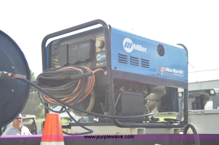 image for item I2997 2008 Ford F350 Super Duty XL service truck