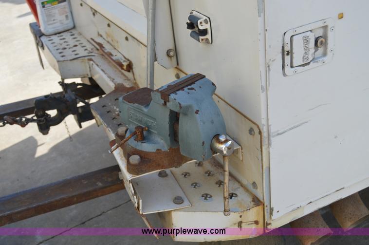 image for item I2997 2008 Ford F350 Super Duty XL service truck