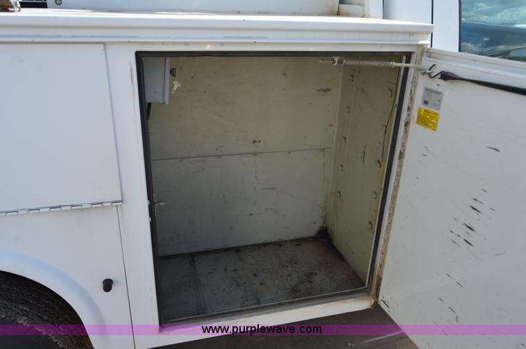 image for item I2997 2008 Ford F350 Super Duty XL service truck