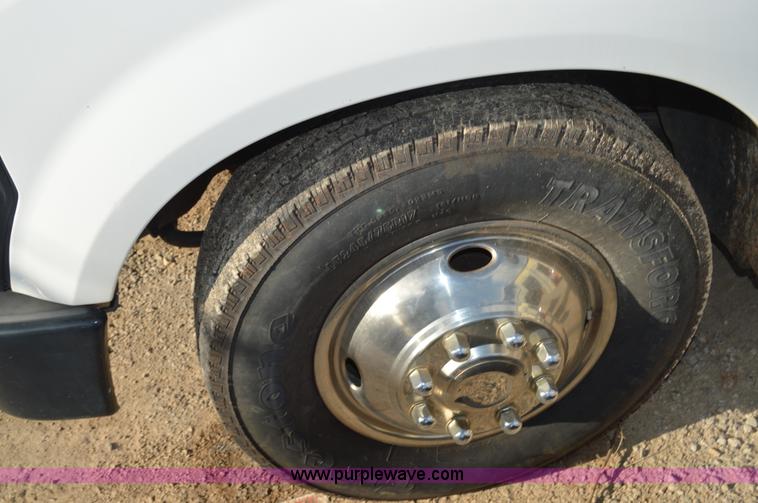 image for item I2997 2008 Ford F350 Super Duty XL service truck