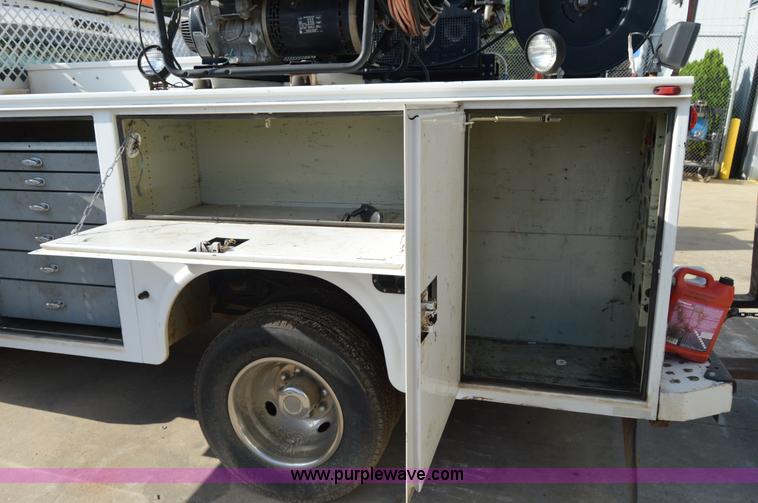 image for item I2997 2008 Ford F350 Super Duty XL service truck