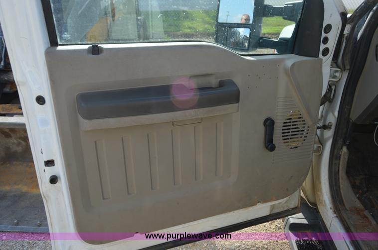 image for item I2997 2008 Ford F350 Super Duty XL service truck