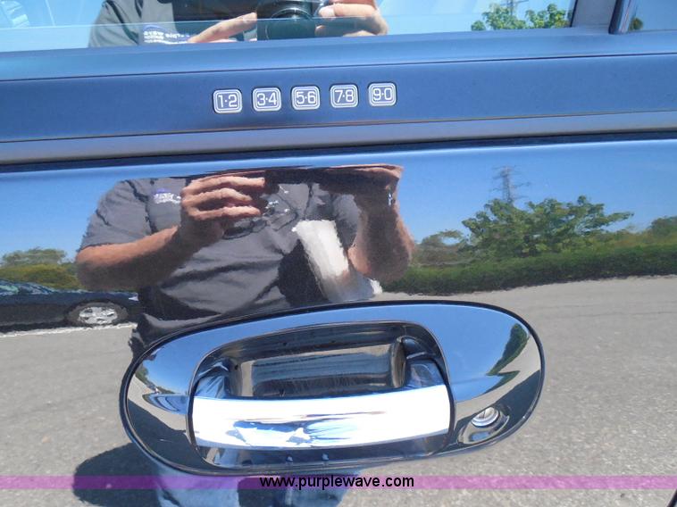 image for item I3382 2010 Ford Expedition King Ranch SUV