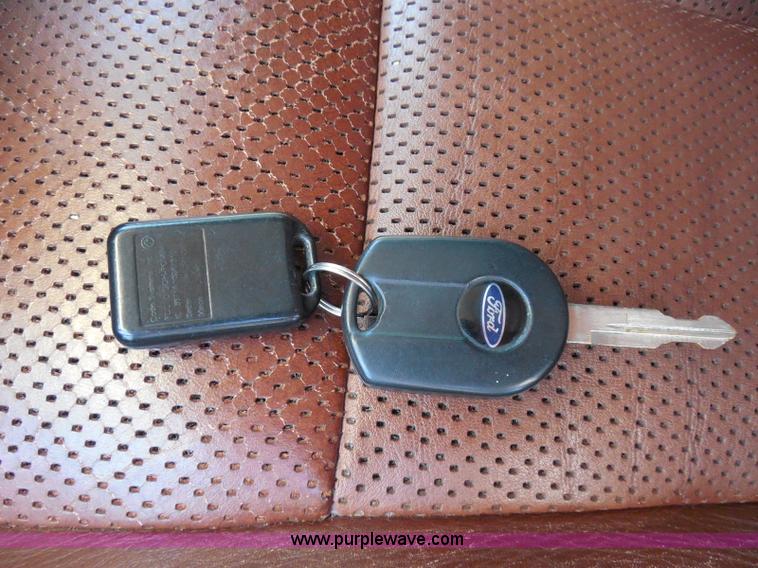 image for item I3382 2010 Ford Expedition King Ranch SUV