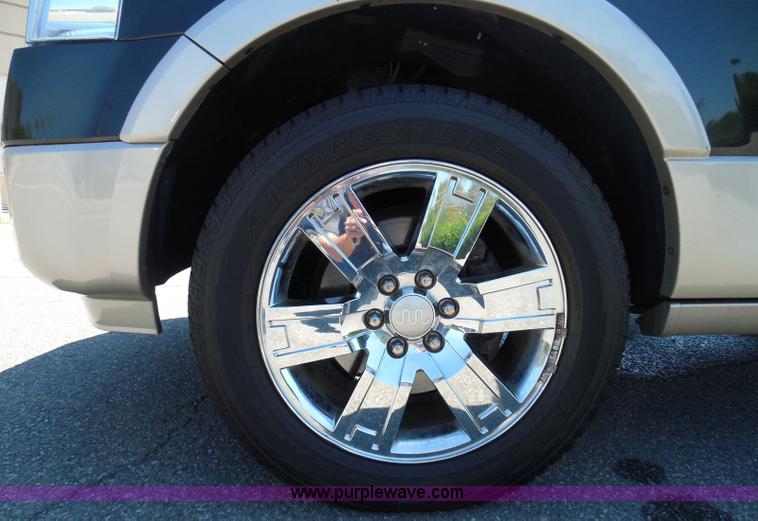 image for item I3382 2010 Ford Expedition King Ranch SUV