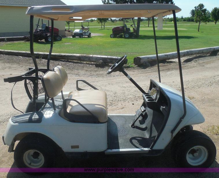image for item I3414 2004 Ez-go electric golf cart
