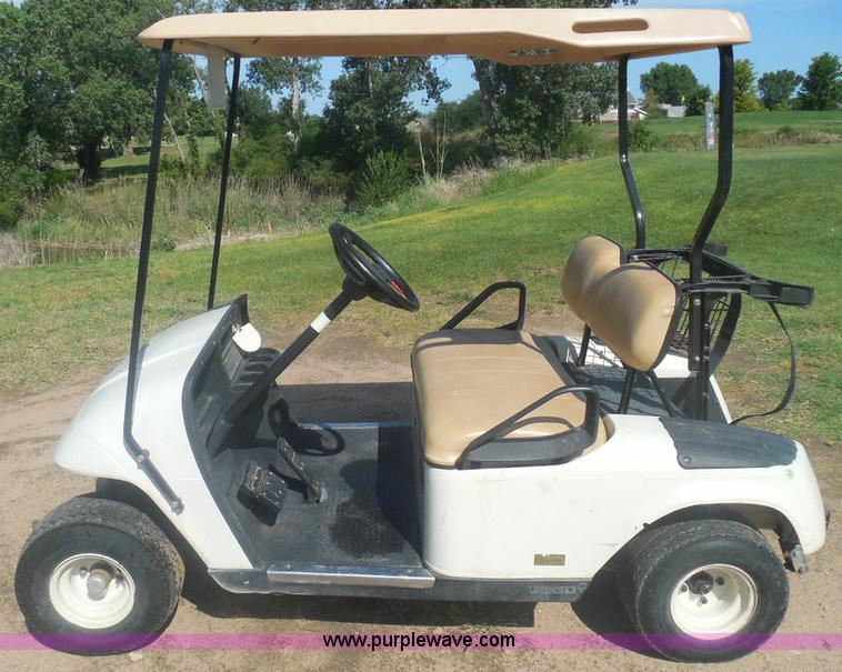 image for item I3414 2004 Ez-go electric golf cart