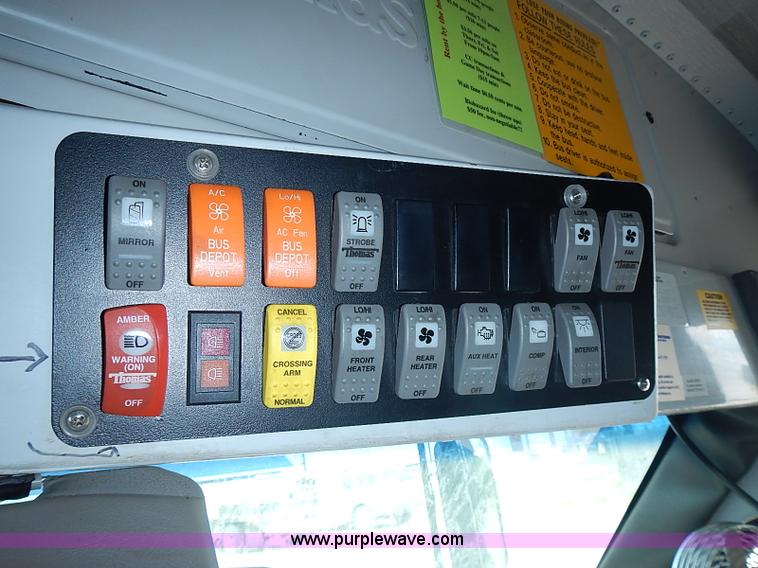 image for item I3555 2005 Ford E450 Super Duty bus