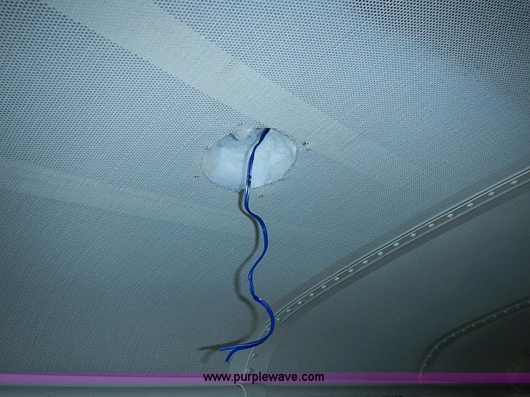 image for item I3555 2005 Ford E450 Super Duty bus