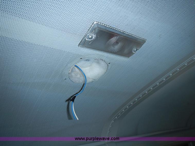 image for item I3555 2005 Ford E450 Super Duty bus