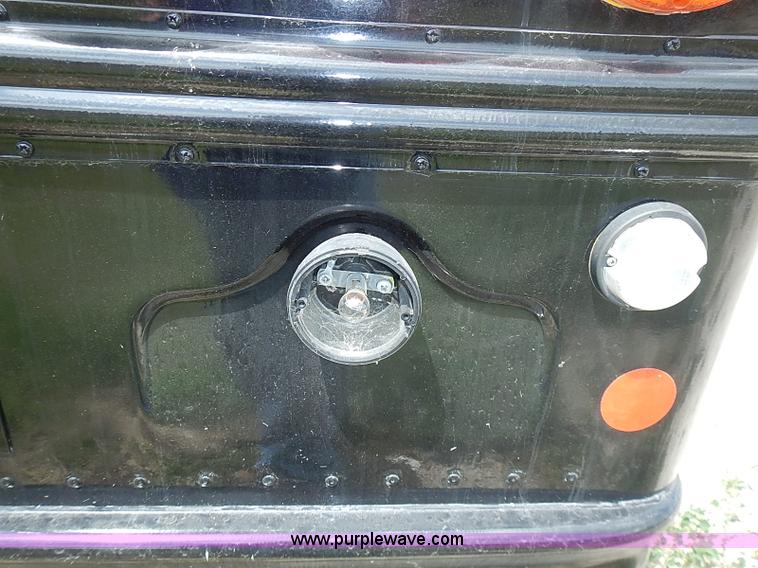 image for item I3555 2005 Ford E450 Super Duty bus