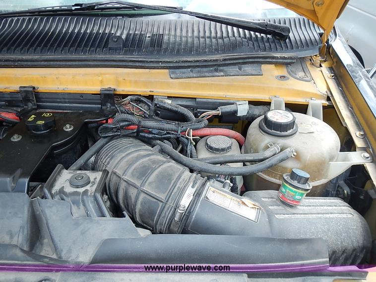image for item I3555 2005 Ford E450 Super Duty bus