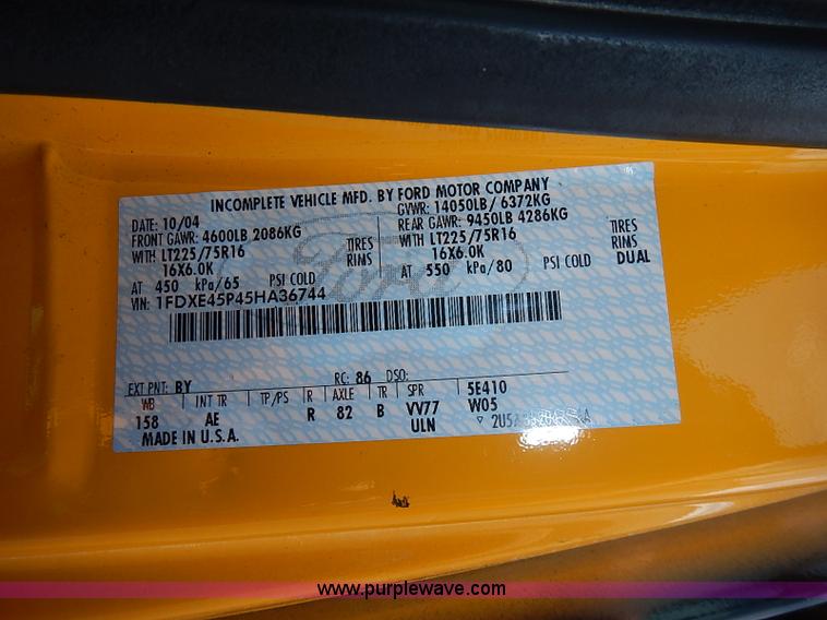 image for item I3555 2005 Ford E450 Super Duty bus