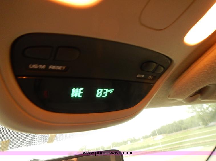 image for item I5493 2005 Dodge Ram 3500 Big Horn Edition Quad Cab flatbed truck