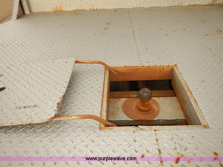 image for item I5493 2005 Dodge Ram 3500 Big Horn Edition Quad Cab flatbed truck