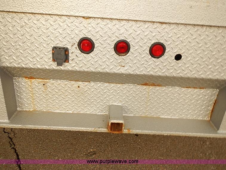 image for item I5493 2005 Dodge Ram 3500 Big Horn Edition Quad Cab flatbed truck