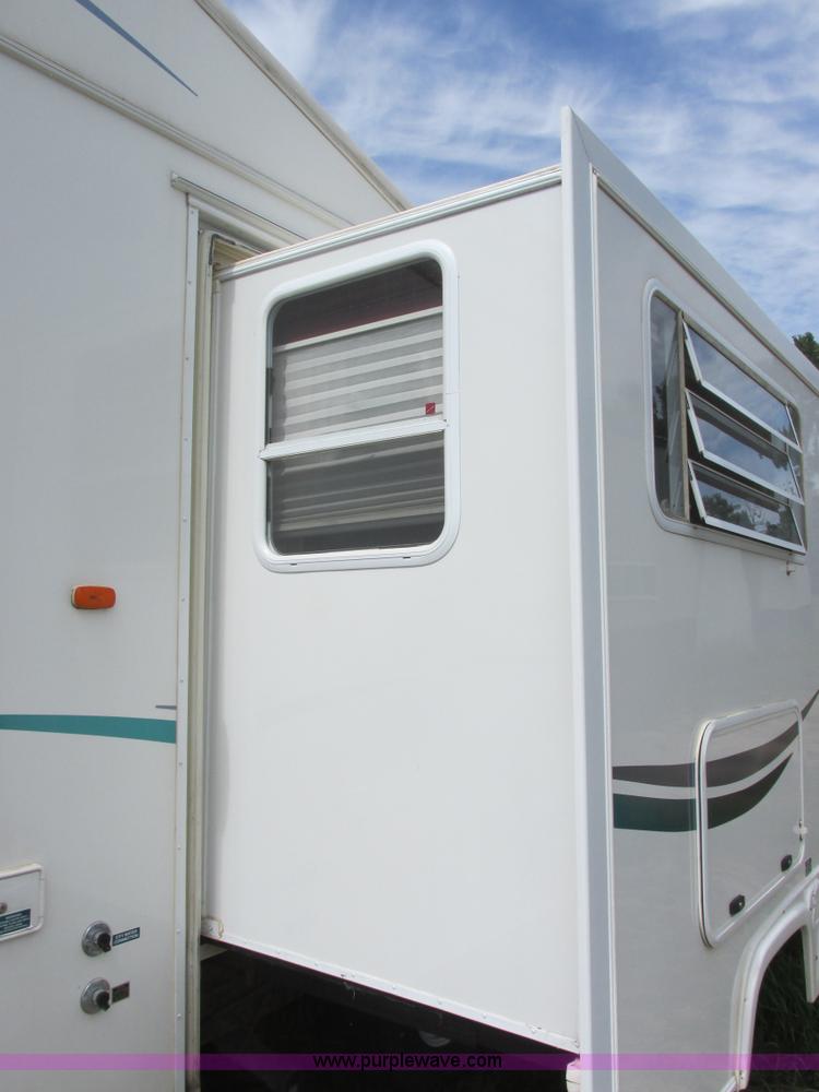 image for item I6163 1998 Peterson Excel fifth wheel camper