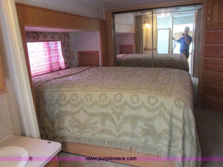 image for item I6163 1998 Peterson Excel fifth wheel camper