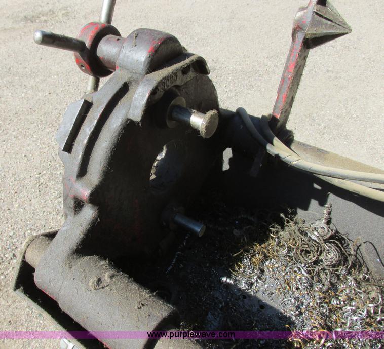 image for item I6186 Toledo 999 pipe threading machine