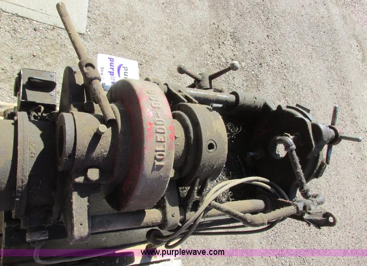 image for item I6186 Toledo 999 pipe threading machine
