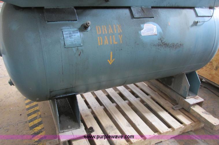 image for item I6189 Quincy 350-18 dual compressor air compressor