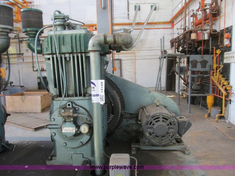 image for item I6189 Quincy 350-18 dual compressor air compressor
