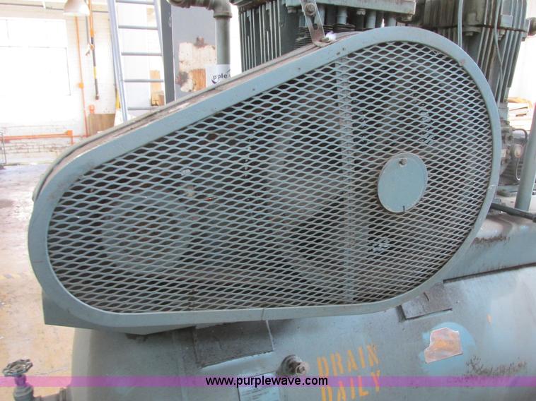 image for item I6189 Quincy 350-18 dual compressor air compressor