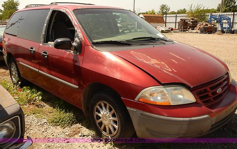 image for item I9384 1999 Ford Windstar LX van