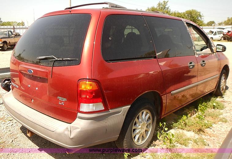 image for item I9384 1999 Ford Windstar LX van