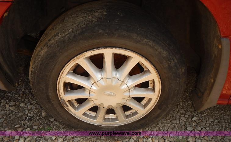 image for item I9384 1999 Ford Windstar LX van