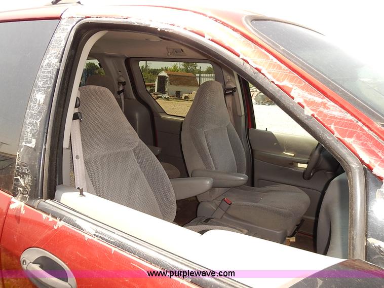 image for item I9384 1999 Ford Windstar LX van