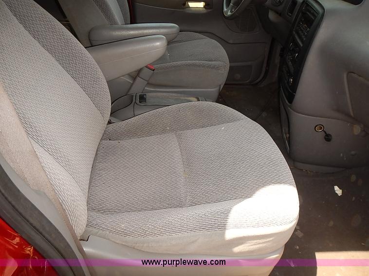 image for item I9384 1999 Ford Windstar LX van