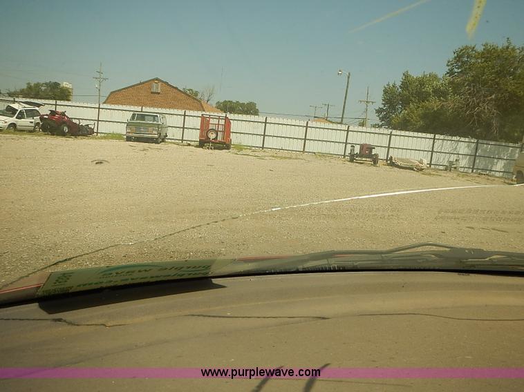 image for item I9384 1999 Ford Windstar LX van