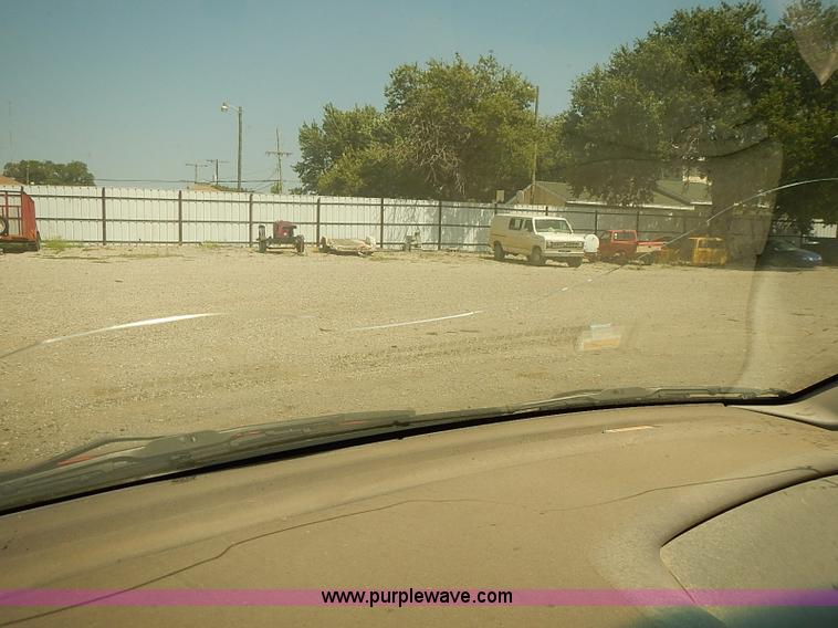 image for item I9384 1999 Ford Windstar LX van