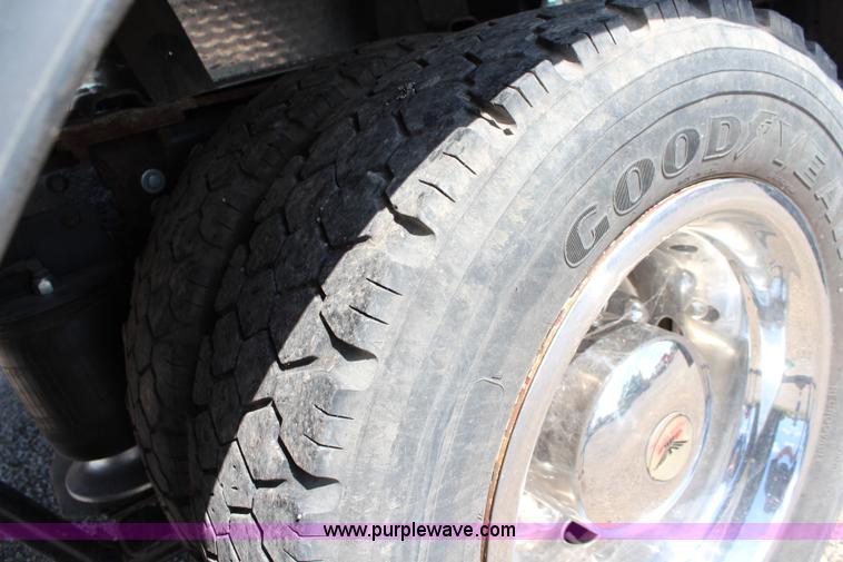 image for item J1141 2001 International 4700 Crew Cab flatbed truck